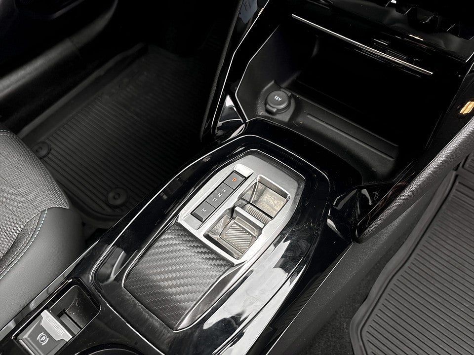 Bild på Peugeot 208 Allure 1.2 PT 100hk Aut B-KAMERA CARPLAY