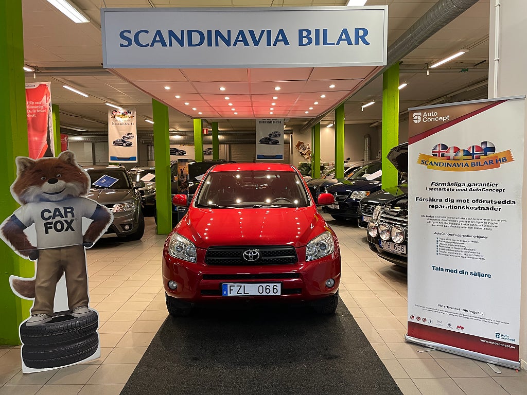 Toyota RAV4 2.0 VVT-i 4x4 Automat Endast 6400 Mil Drag