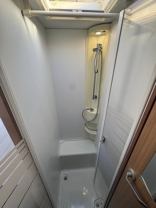 Husbil-halvintegrerad Sun Living S75 SL AUT 15 av 22