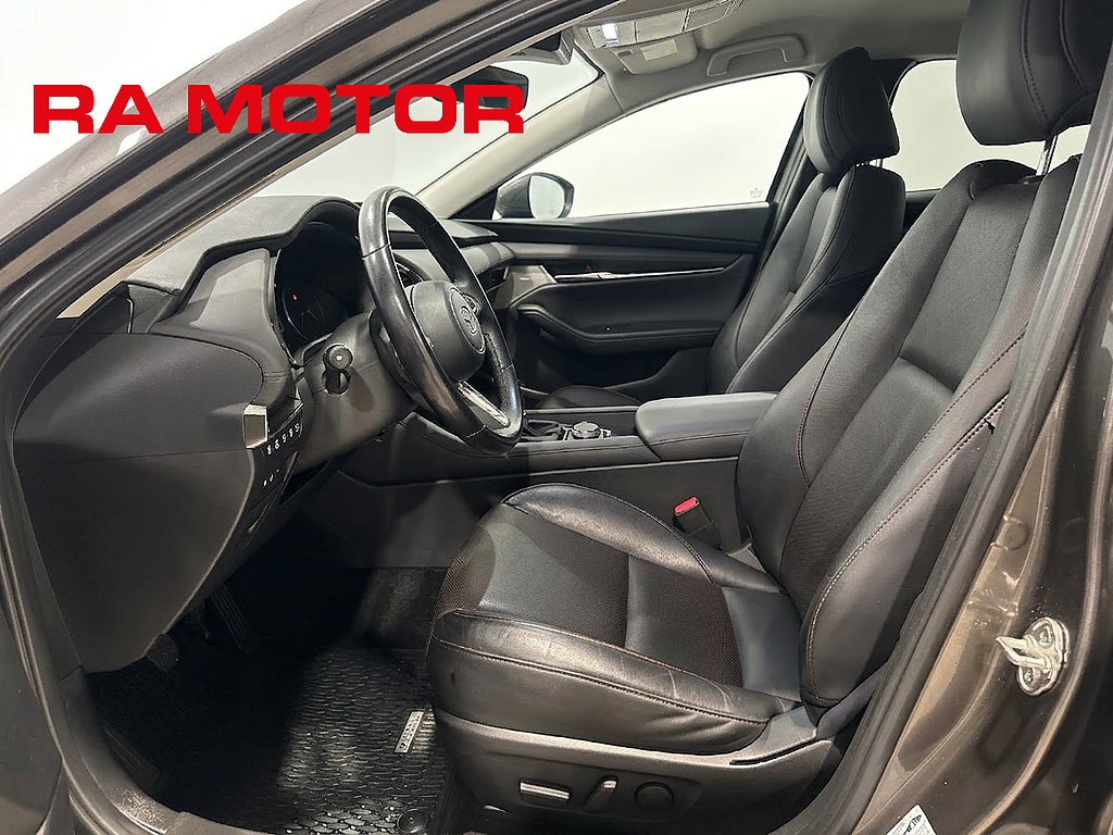 Mazda 3 Sedan 2.0 Cosmo Skinn Nav Bose 360° Drag M-Värm