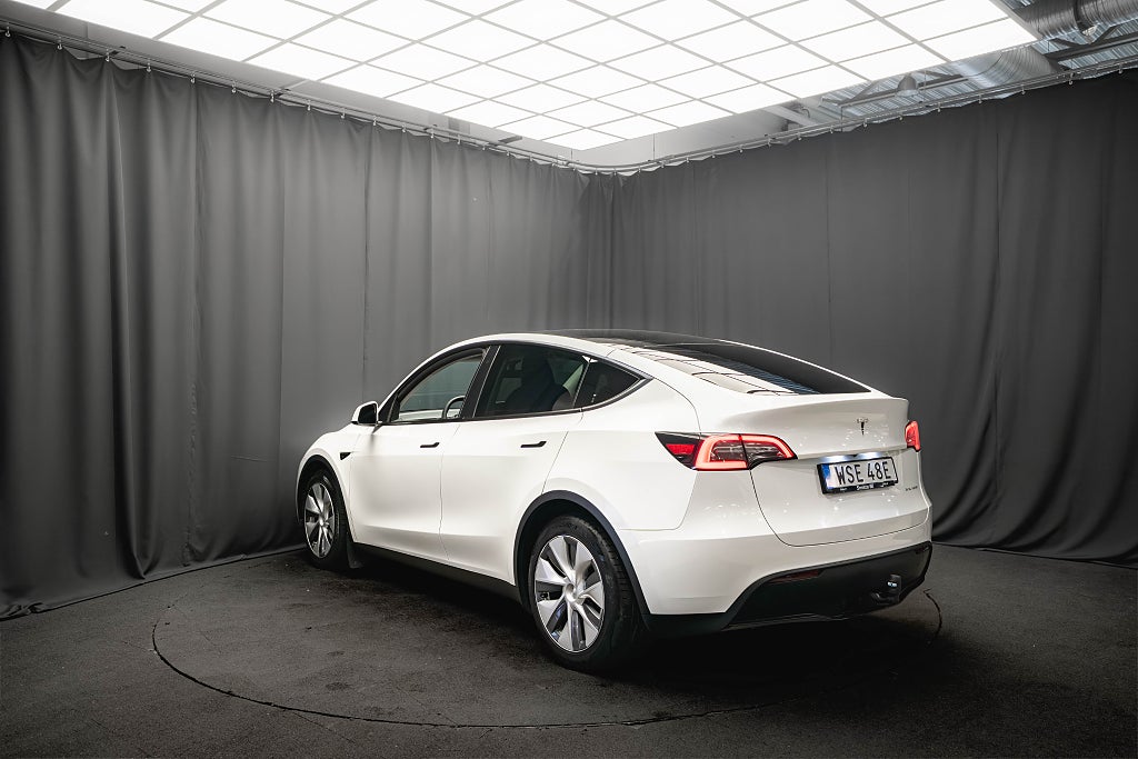 Tesla Model Y Long Range AWD DRAG PANO KAMERA 1-ÄGARE MOMS 94% SoH