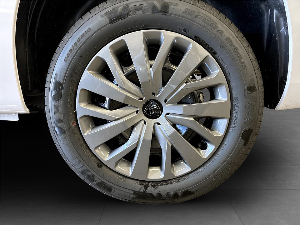 Bild på Peugeot Partner Plus 130hk Aut L1 - EDITION! SERVICE & V-HJUL INGÅR!