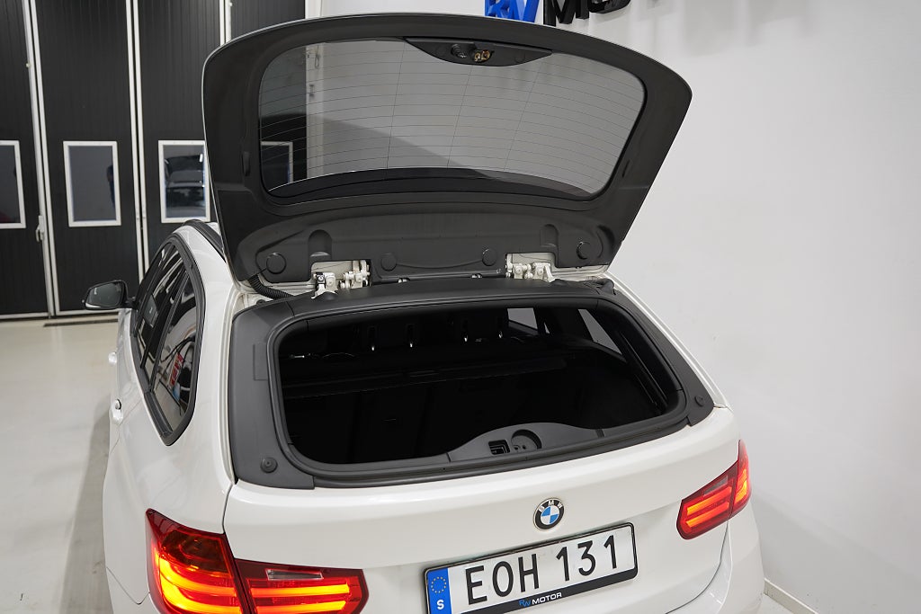 BMW 320D xDrive Touring 184hk Sport HIFI Panorama Farthållare