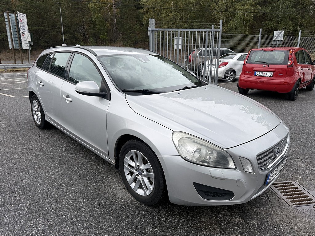 Volvo V60 D2 Momentum, 2 ägare, dragkrok