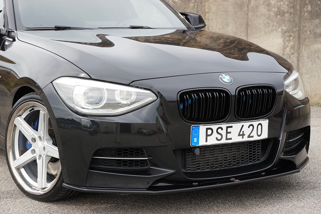 BMW M135i xDrive 420hk MHD|H&K|B-Kamera|Keyless|Navi|SE SPEC|
