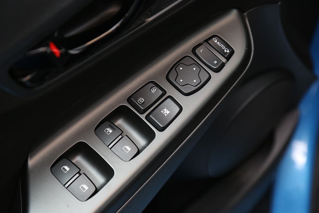 Hyundai Kona Hybrid 1,6 GDI 141hk Premium Aut 1ägare Motorv Drag 2020