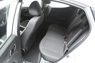 Halvkombi Hyundai i10 6 av 22
