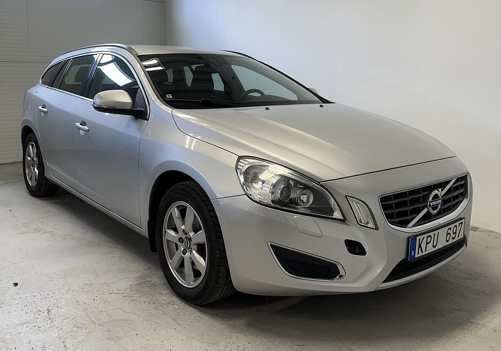 Volvo V60 T4F Momentum //Ny kamremsats //