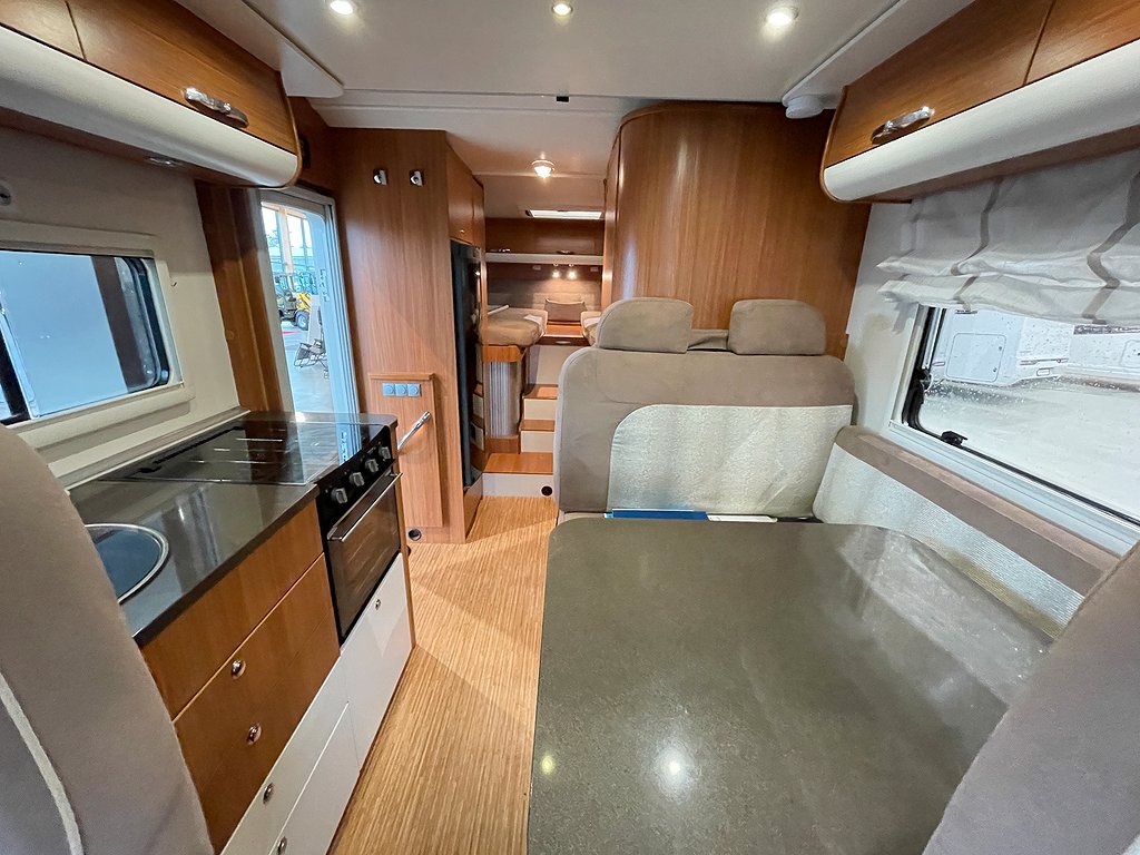 Adria Matrix 680 SL / B-körkort / Taksäng / El-Patron / Ugn - Adria