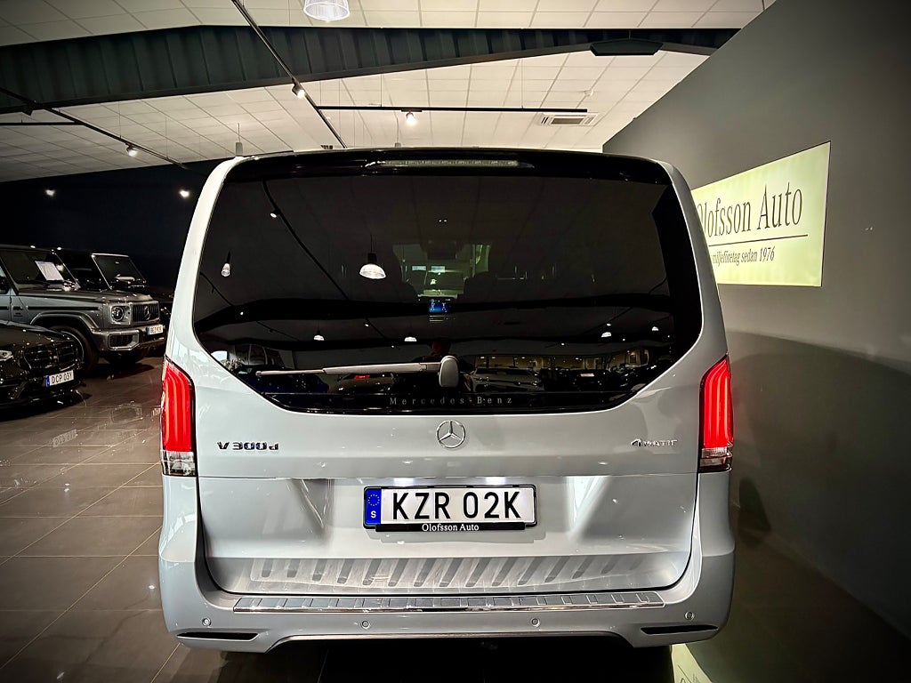 Mercedes-Benz V 300d 4MATIC AMG Läder Värmare El-dörrar 6sits - bild 13
