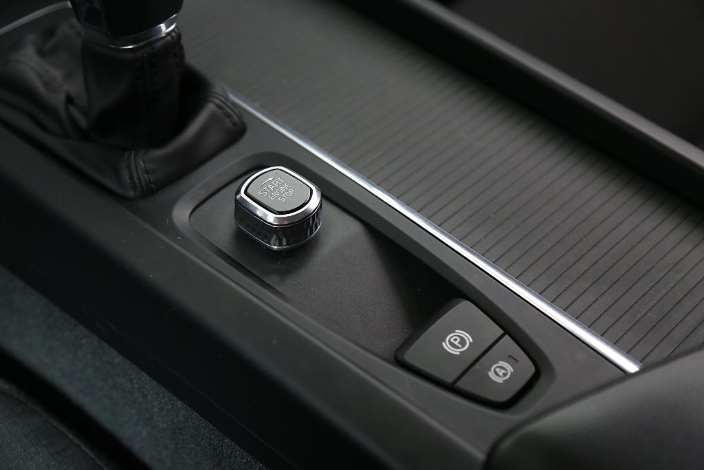 Volvo V60 Cross Country D4 190hk Edition AWD Aut BLIS Kamera VOC Dragk 2020