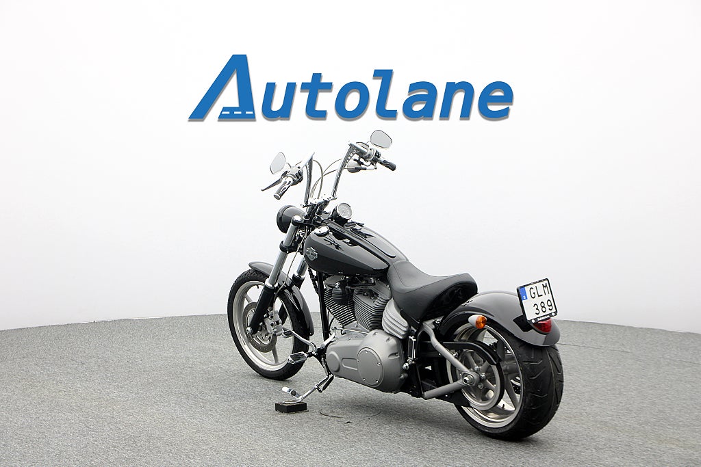 Harley-Davidson Rocker *Nya däck Vance & Hines