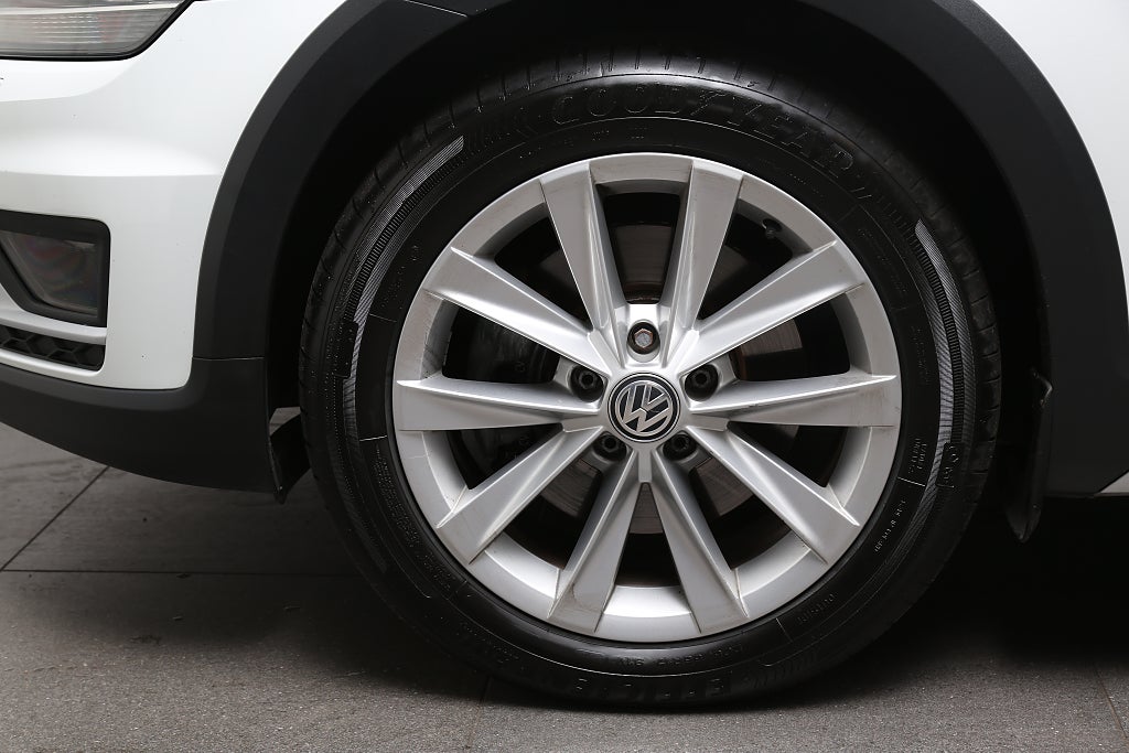 Volkswagen Golf Alltrack 1,8 TSI 180hk 4Motion DSG Kamera Värmare Drag