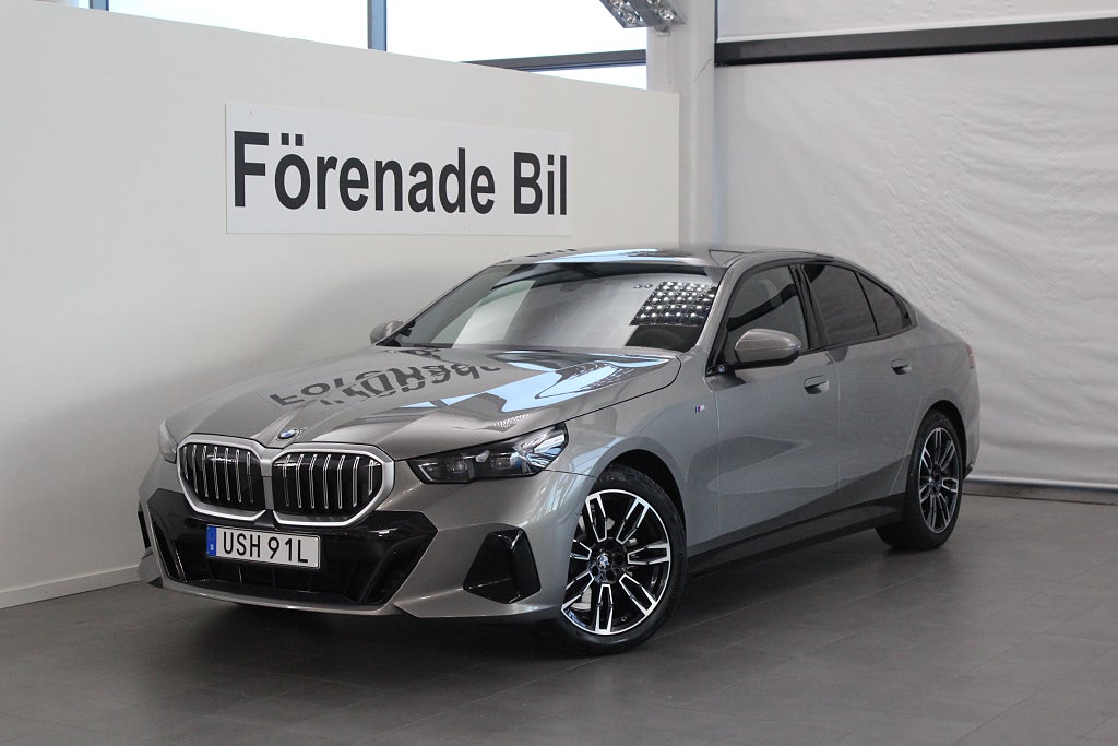 BMW 520 d xDrive Sedan M Sport Drag Park Assist Fri S* 4,95%