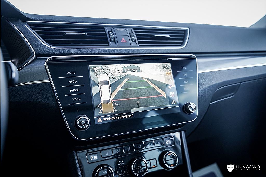 Skoda Superb Skoda Superb Scout 2.0 TDI 4x4 200hk / Pano / Cockpit / Drag