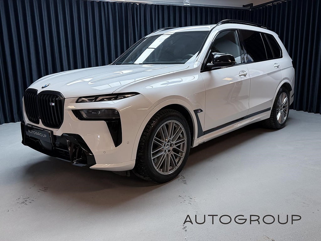 BMW X7 M60i xDrive M Sport / Sky lounge / 23" / Executive Pro