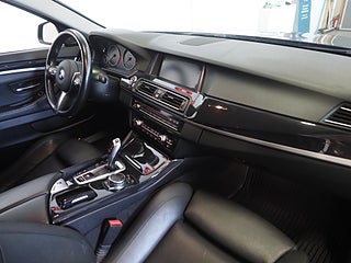 Sedan BMW 530 12 av 23