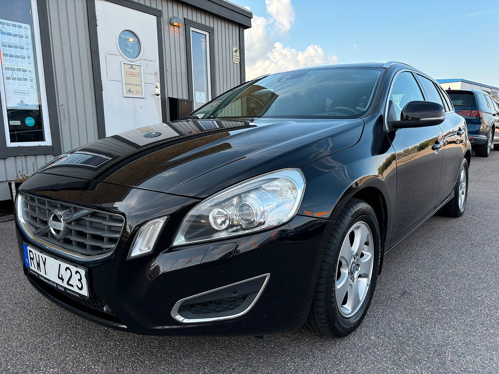 Volvo V60 D2 Summum *VOC /Sollucka /Nav /Läder*