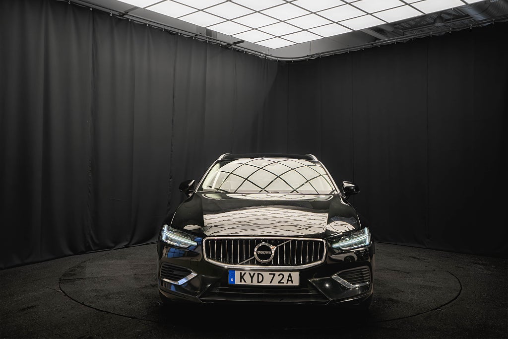 Volvo V60 Recharge T6 AWD DRAG H/K KAMERA PILOT P-VÄRM 2-ÄGARE