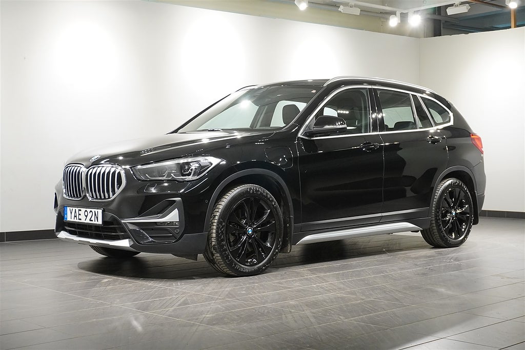 BMW X1 xDrive25e xLine Connected LED HUD PA | Ränta 3,99%
