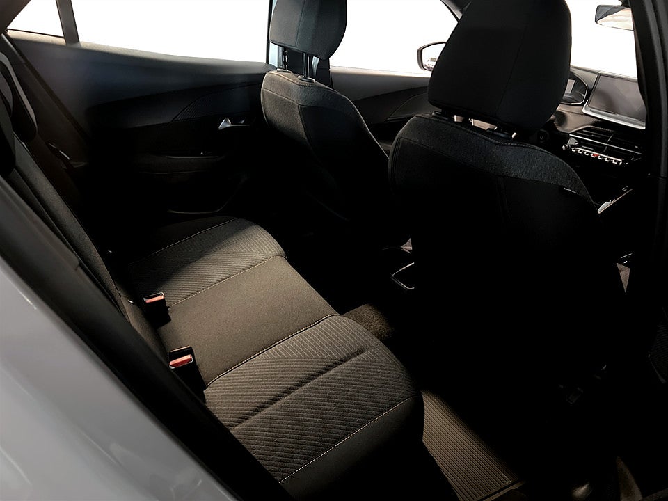 Bild på Peugeot 2008 Style Hybrid 1.2 PT Aut CARPLAY P-SENSOR BAK 145hk