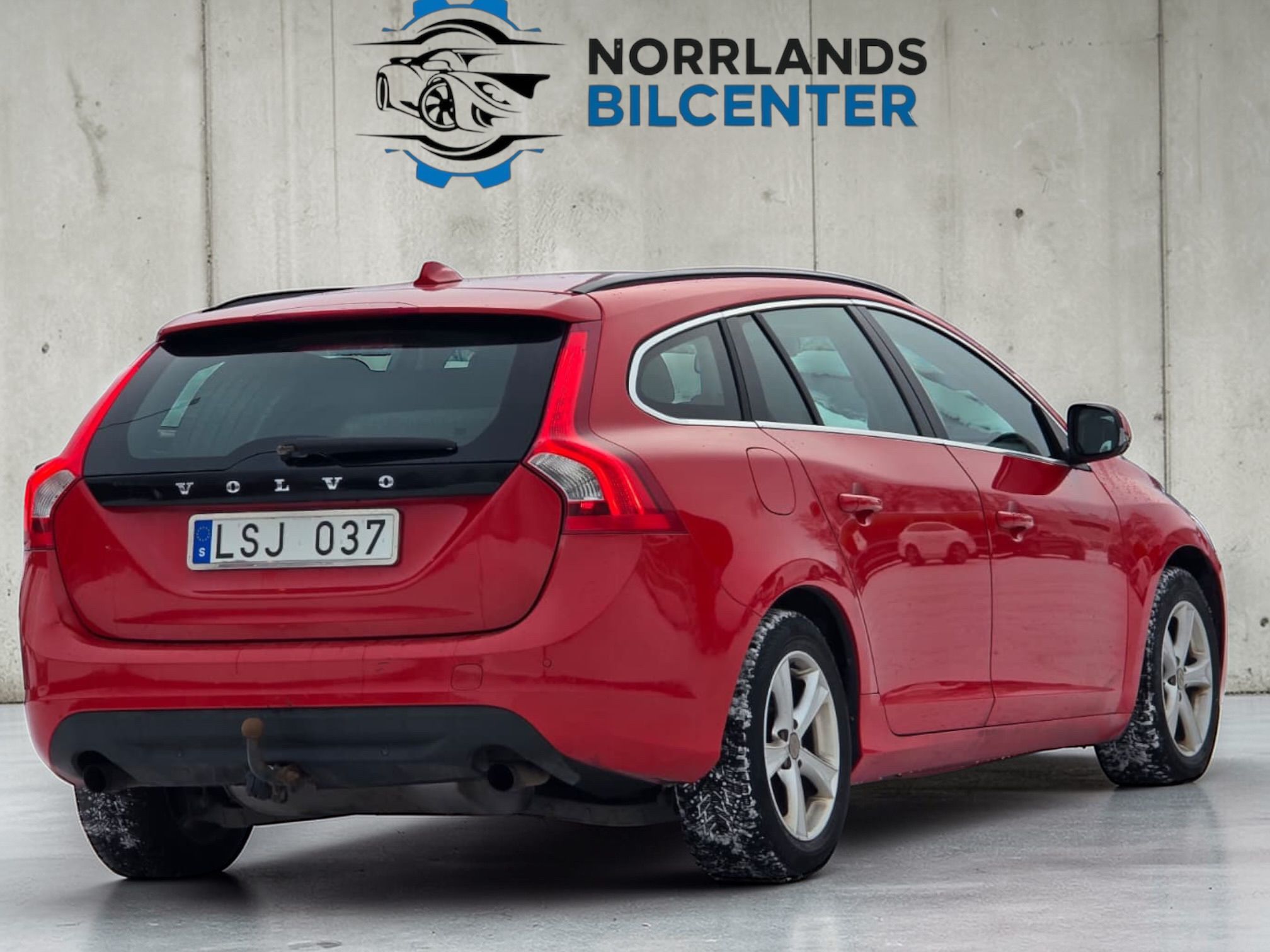 Volvo V60 T3 Momentum 2012, photo 3/39