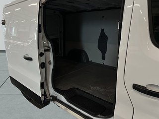 Nissan NV300 Skåpbil 2.9t 2.0 S&V-hjul/Drag/Backkamera/Värm