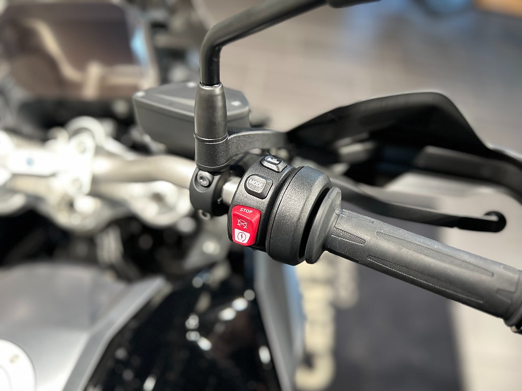 BMW F900GS / Tonad ruta / Quickshifter / Förlängd garanti
