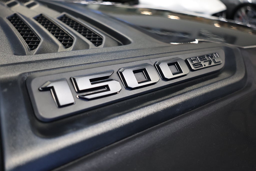 Dodge RAM 1500 5.7 V8 HEMI Limited Night Edition RAMBOX Multilucka
