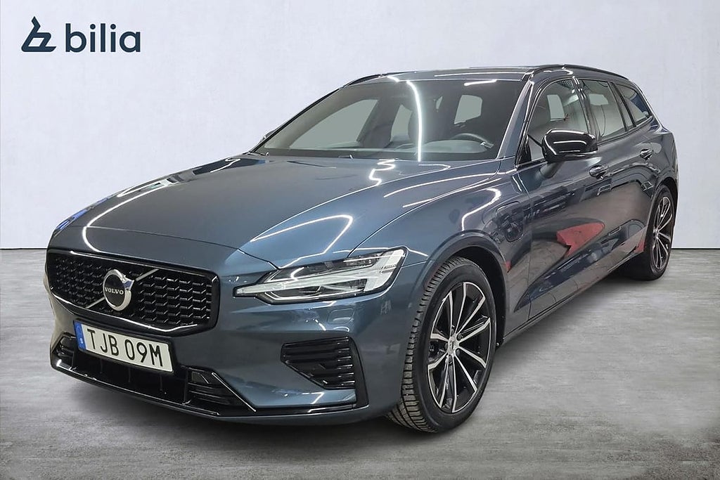 Volvo V60 T6 Plus Dark Edition Panorama/ El-stolar/ Värm...