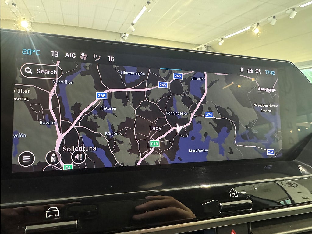 Bild på Citroën C4 X Shine 1.2 PT 130hk Aut - B-KAMERA, CARPLAY