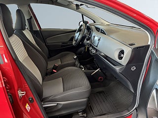 Toyota Yaris 5-dörrar 1.5 VVT-iE Active S&V-Hjul/Backkamera/Mvärm – bild 10
