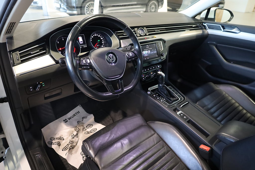 Volkswagen Passat Sportscombi 2.0 TDI AUT 4M Pano Drag Värmare Kamera 2016
