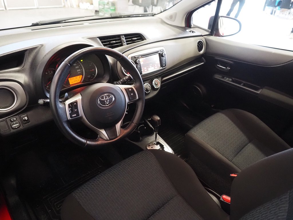 Toyota Yaris Dual VVT-i Multidrive S Active M-Värm B-Kam 2011