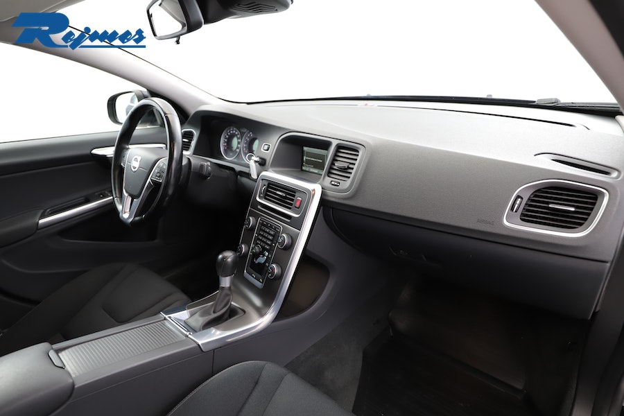 Volvo S60 T3 S/S Momentum 2012, kuva 7/47