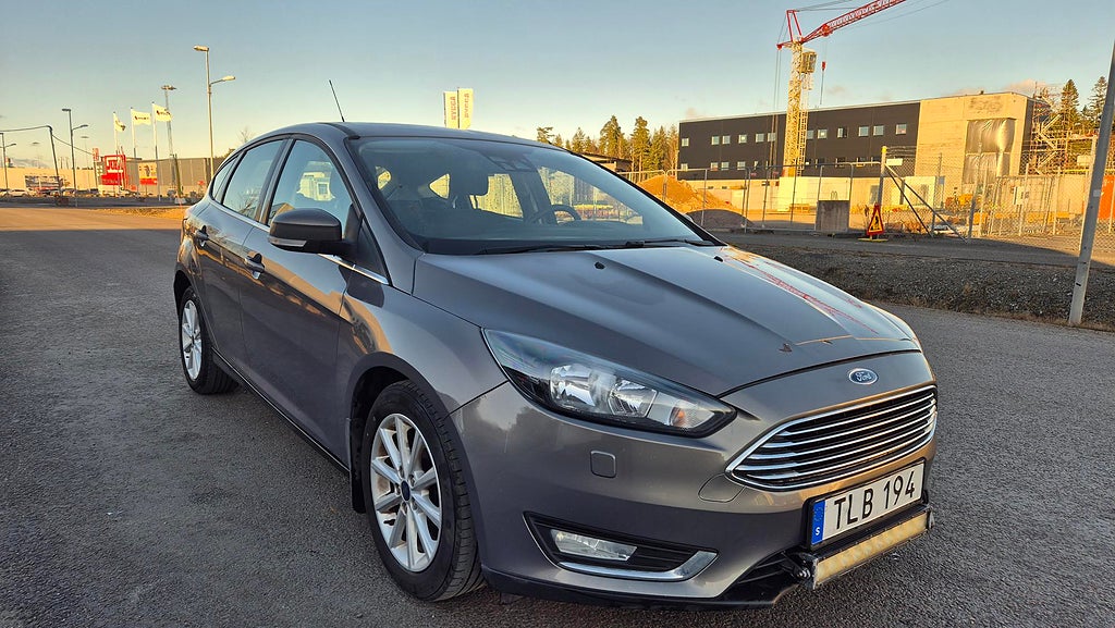 Ford Focus 1.0 EcoBoost Titanium EU6 Ny kamrem/service GPS 