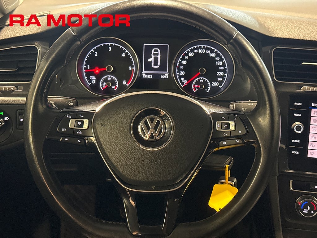 Volkswagen Golf SC 1.6 TDI 116hk | D-värm | Drag | Backkamera | 2017