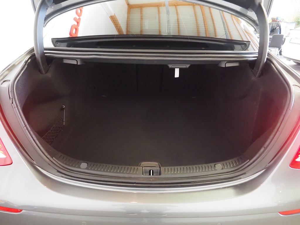 Mercedes-Benz E 220 d 9G-Tronic Avantgarde | Pano | Kamera | Drag | Nav 2018