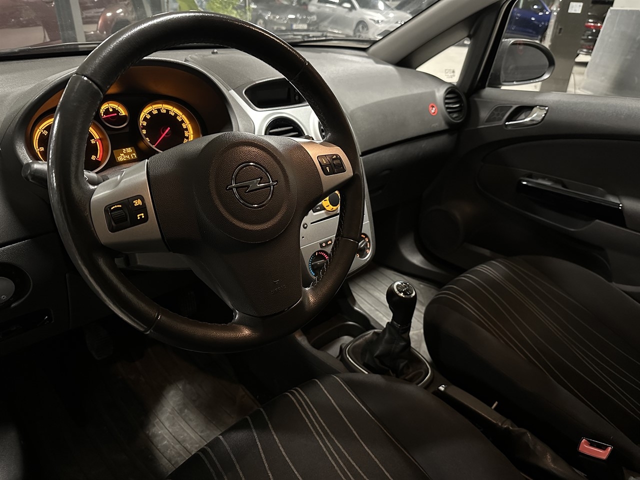 Opel Corsa 1.3 CDTI ecoFLEX Enjoy 2010, bild 5/38