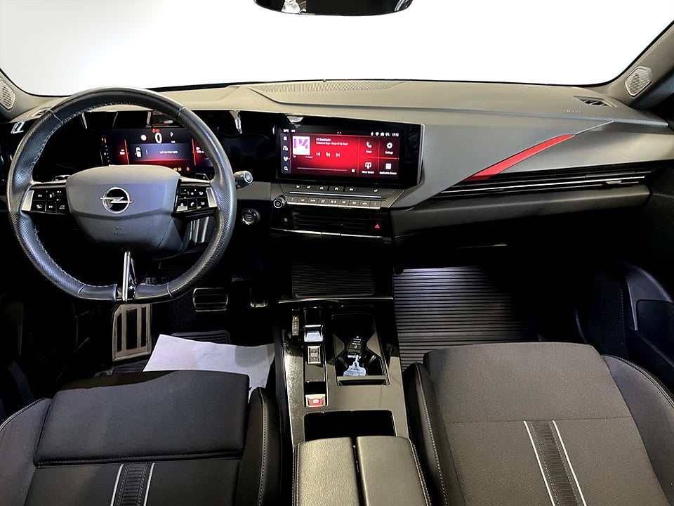 Bild på Opel Astra 5D GS-Line 1.2 PT 130hk Aut P-SENSORER CARPLAY