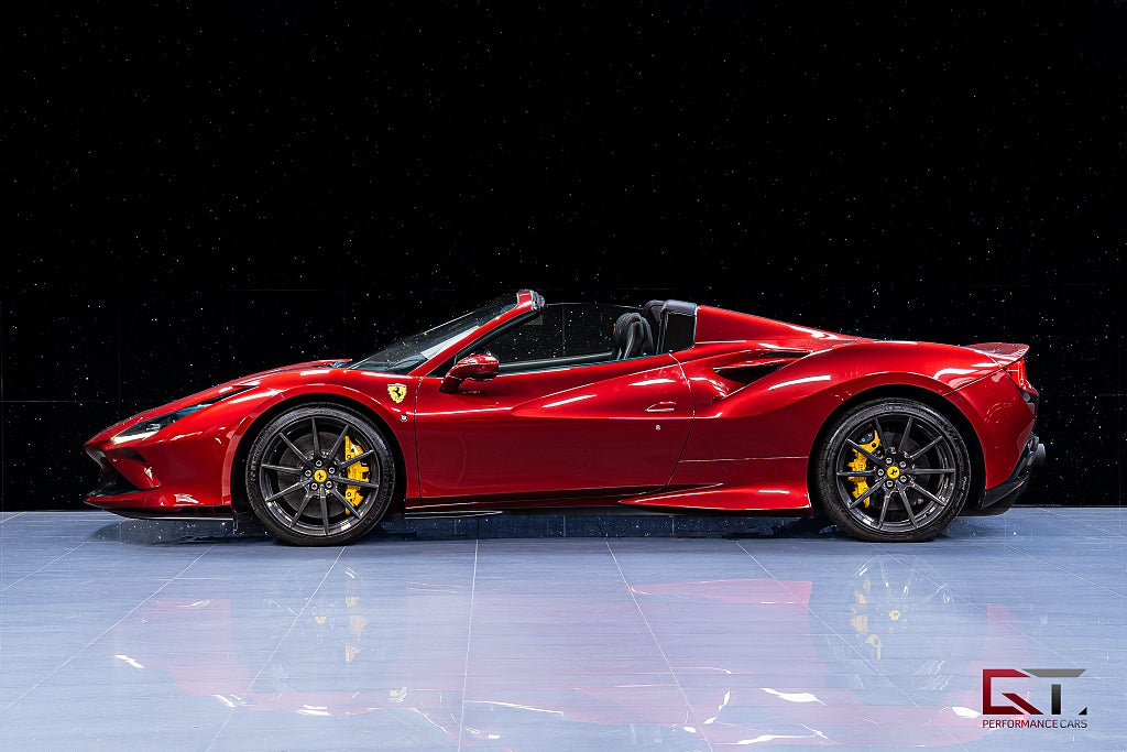 Ferrari F8 Spider MOMS RossoFiorano321 Carbon Lifting PassDisplay