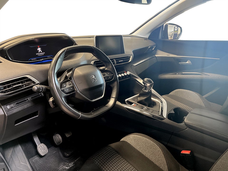 Bild på Peugeot 5008 Active Pack 1.2 PT 130hk 7-SITS B-KAMERA