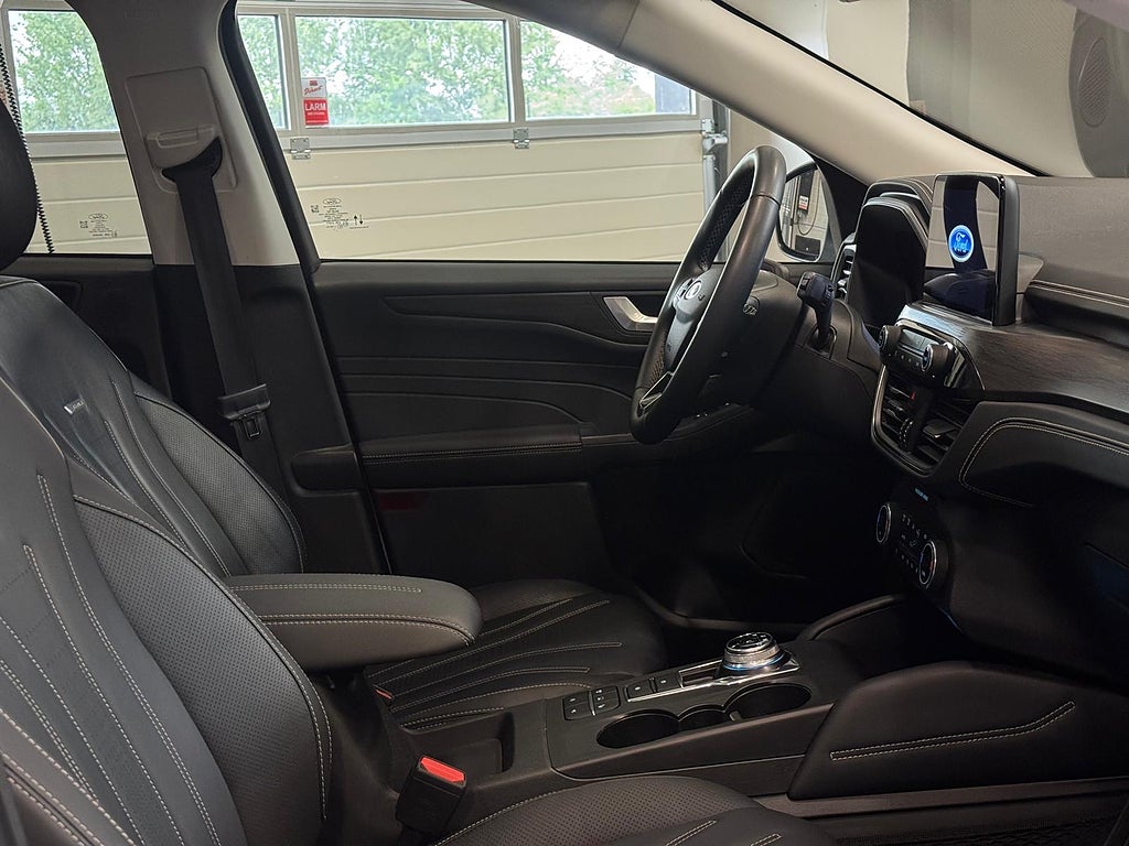 Ford Kuga 2.0 EcoBlue Aut VIGNALE AWD 3640mil 1-ägare B&O Drag