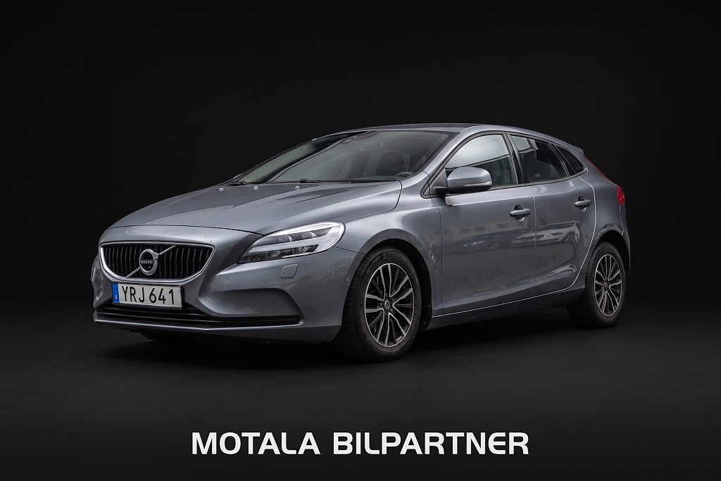 Volvo V40 D2 |  Automat | Momentum | Värmare | LED | VoC