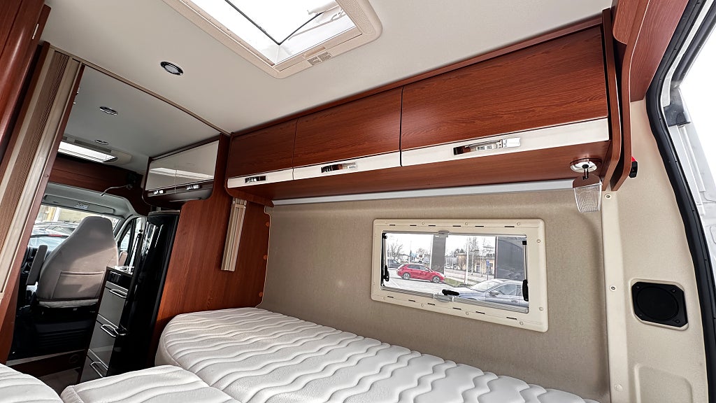 Rapido V68 1 Ägare, Långbädd, Dragkrok thumbnail