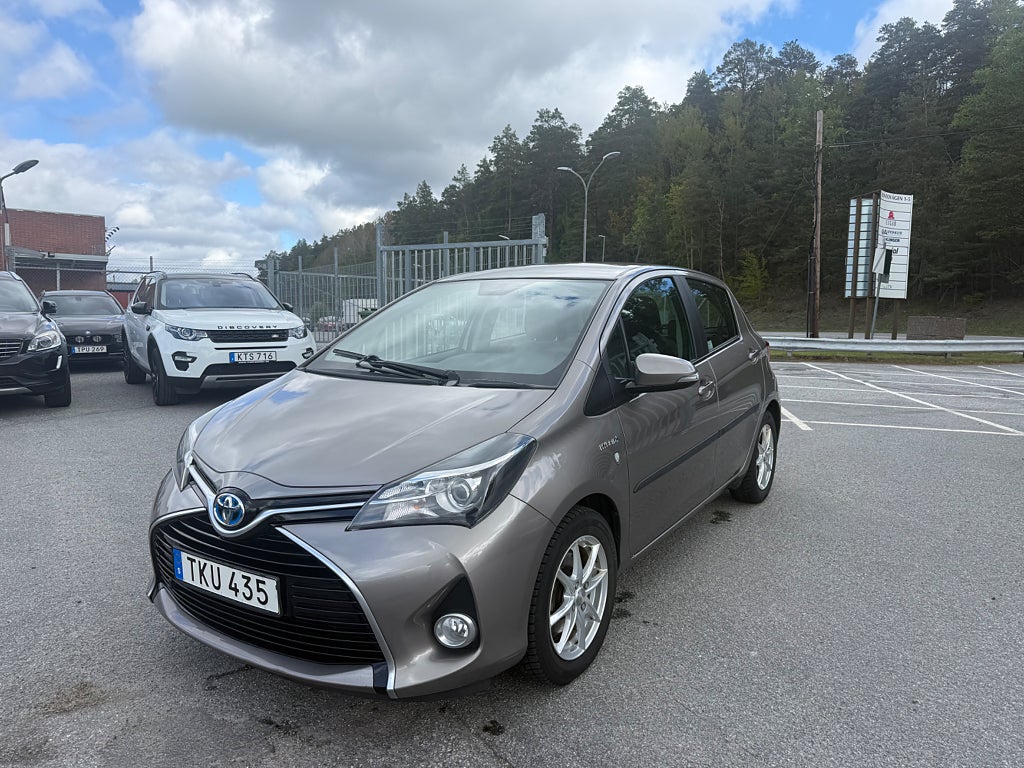Toyota Yaris Hybrid e-CVT 101hk AUT Active Kamera 9900 mil M-Värmare