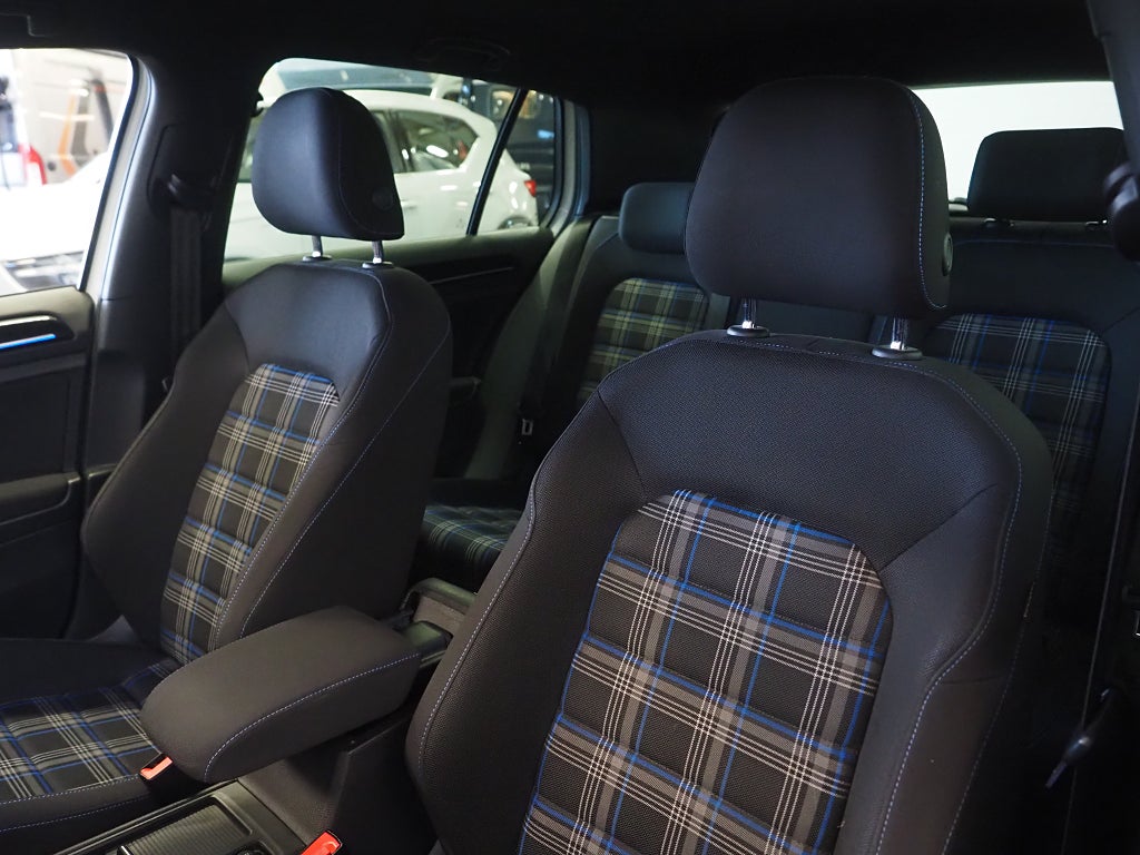 Volkswagen Golf GTE 1.4 TSI DSG 204hk | Drag | Värmare | Navi | 2016