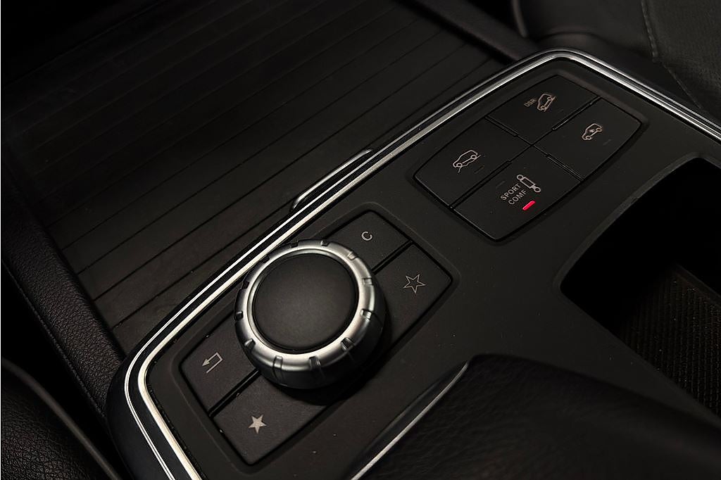 Mercedes-Benz ML 350 4MATIC, AMG, Vhjul, Pano, Värmare, 4,99% RÄNTA