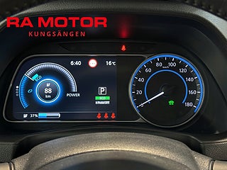 Halvkombi Nissan Leaf 19 av 23