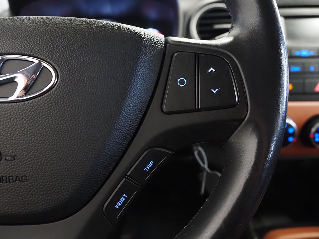 Hyundai i10 1.0 ComfortPlus 67hk Motorvärmare P-Sensorer Rattvärme 2014